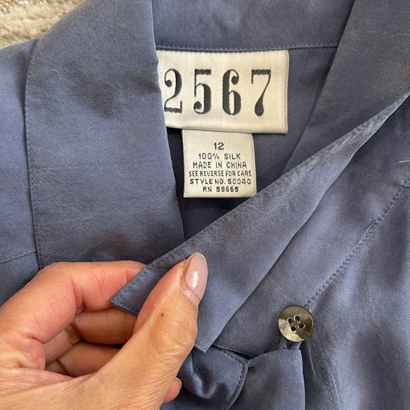 2567 100% Silk Long Sleeve Hidden Button Down Shirt Womens Size 12 Dusty Blue - Picture 3 of 12